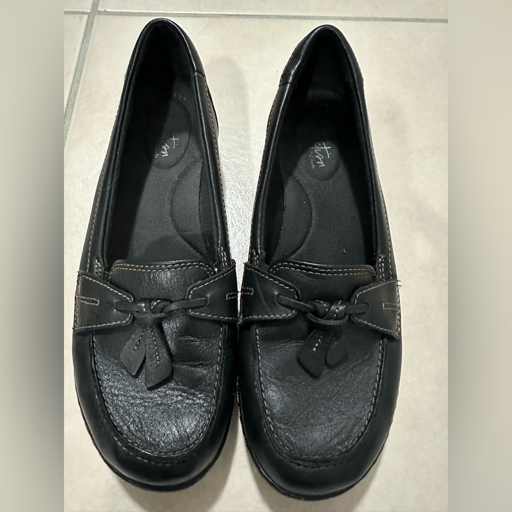 Clarks Women's Ashland Bubble Slip On Loafer (Worn a few times) Black